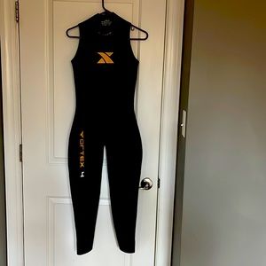 Xterra Ortex 4 women’s medium-long sleeveless wetsuit